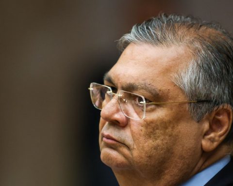 Dino decides that foreign laws are not automatically valid in Brazil