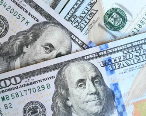 Dollar opens up the week: the factors that promoted its price this Tuesday