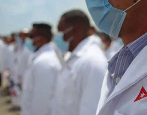 Médicos cubanos en Italia