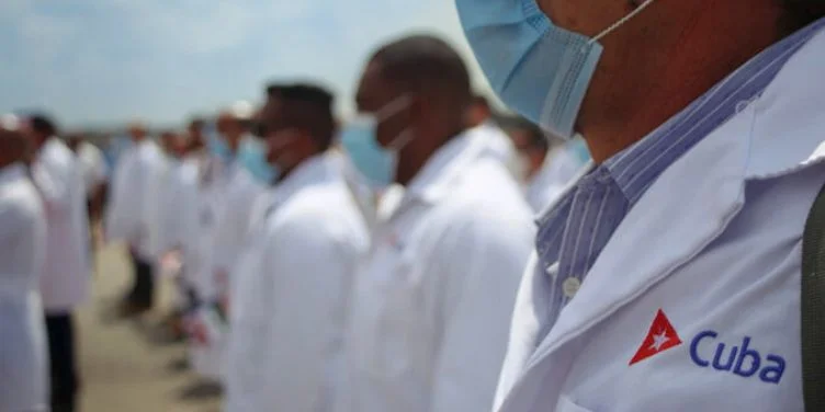 Médicos cubanos en Italia