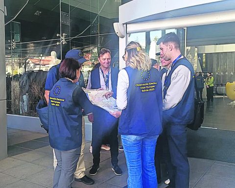 EU and OAS will have more than 200 observers in the country