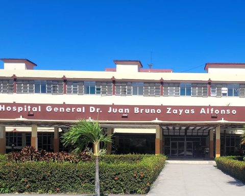 Elder dies after "a fall" in Hospital de Santiago de Cuba, authorities denies rumors