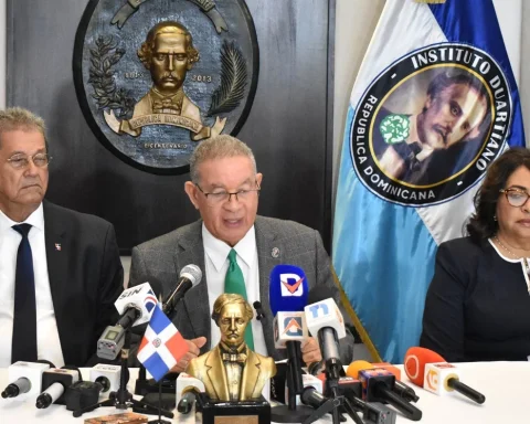 Entities complain about the ultra -to the hymn