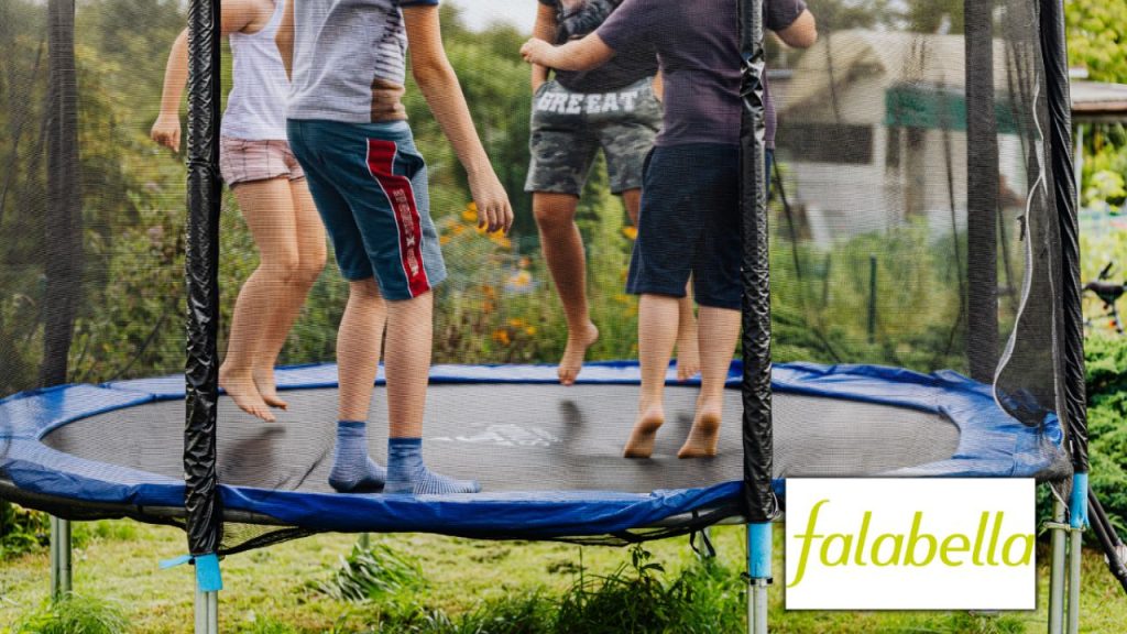 Falabella finishes elastic bed ideal for Children's Day with up to 60% discount