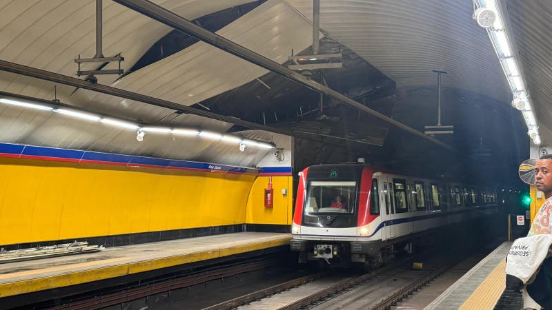 Falso techo se desploma en estación del Metro de Santo Domingo; No causó daño humano