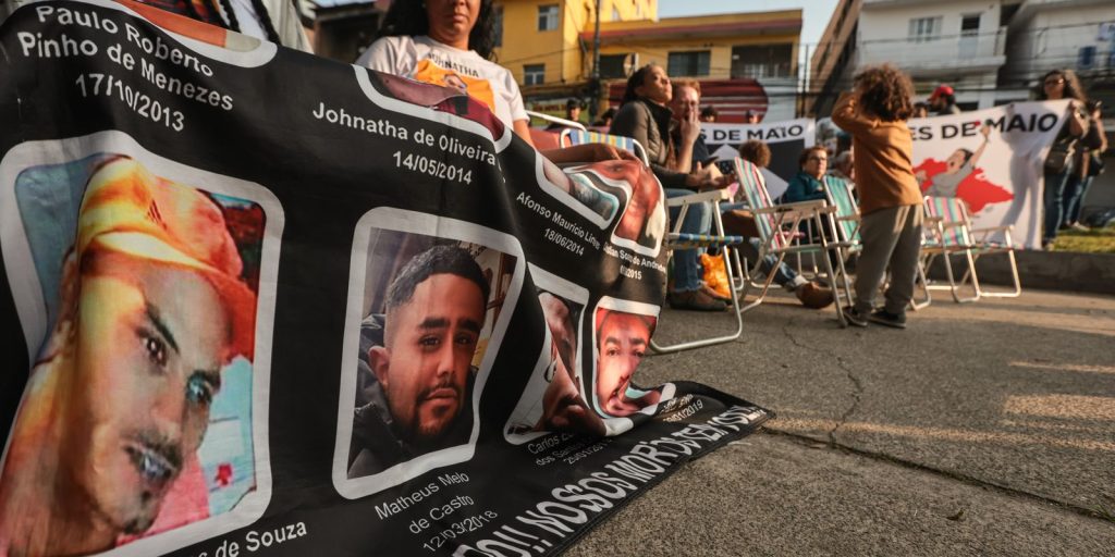 Family members and movements make act for the 10 years of Osasco's slaughter