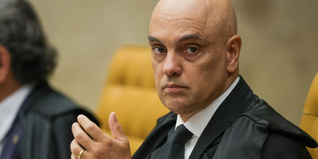 Family members can visit Bolsonaro without asking for permission