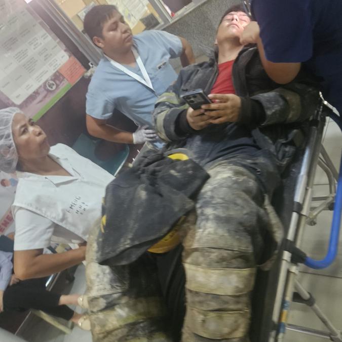 Five firefighters wounded by the explosion in a silo