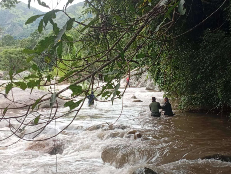 Five people die for the growing of a river in the northeast of Colombia