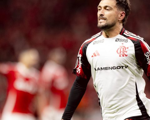 Flamengo defeats Internacional and advances in Libertadores