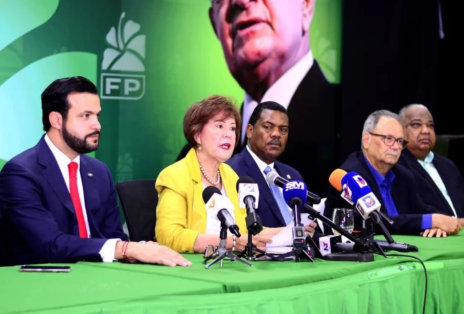 Miembros de la Fuerza del Pueblo