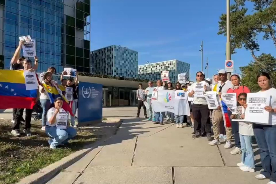 «Freedom for political prisoners!»: Venezuelans protested in The Hague