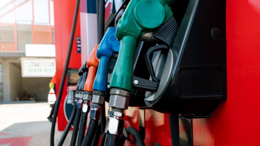 Combustibles mantienen precios; bajan algunos derivados