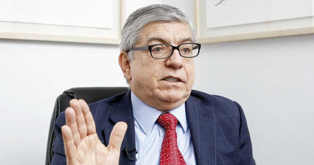 Gaviria criticizes the "Total peace" from Petro and warns institutional collapse in health and safety