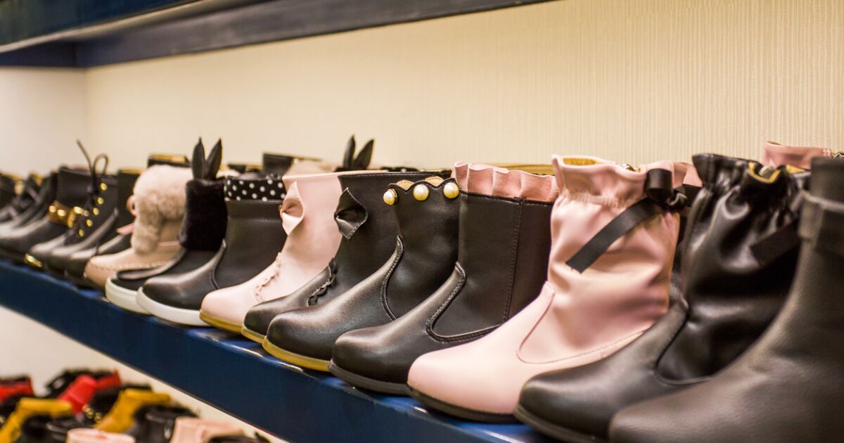 Government will sign decree to ban temporary imports of footwear