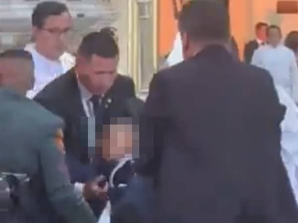 Guardia se desmayó en féretro de Miguel Uribe Turbay