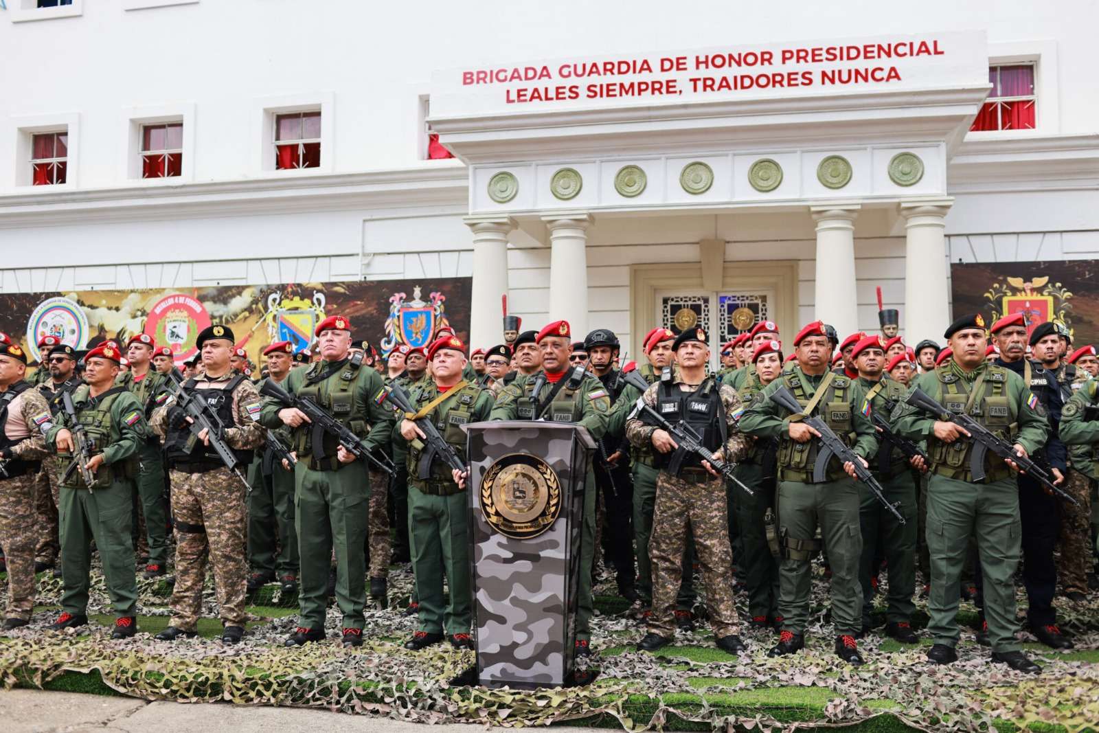 Honor Guard manifests loyalty and absolute support to President Nicolás Maduro