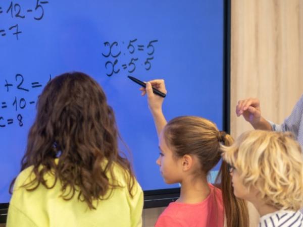 How much is a teacher of the teaching in Colombia? This is how the teaching ranking works