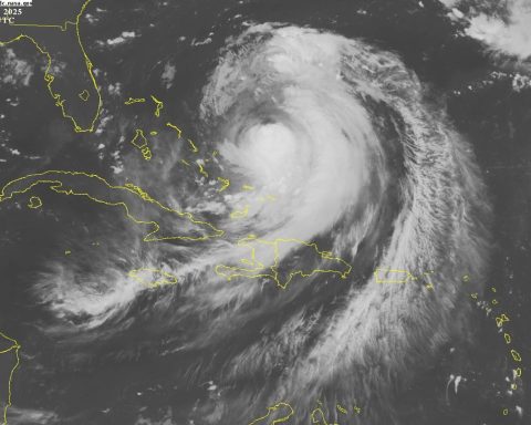 Hurricane Erin threatens the southeast coast of the US with dangerous wind gusts and rainfall