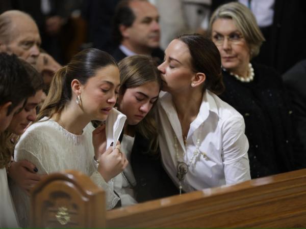 'I am going to love you every day of my life': the emotional farewell of Miguel Uribe's wife