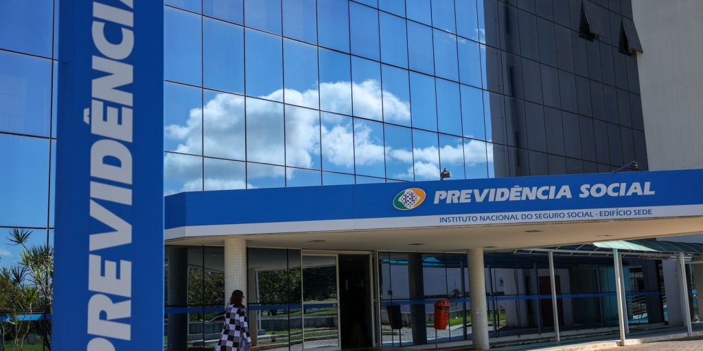 INSS suspends contract with Crefisa