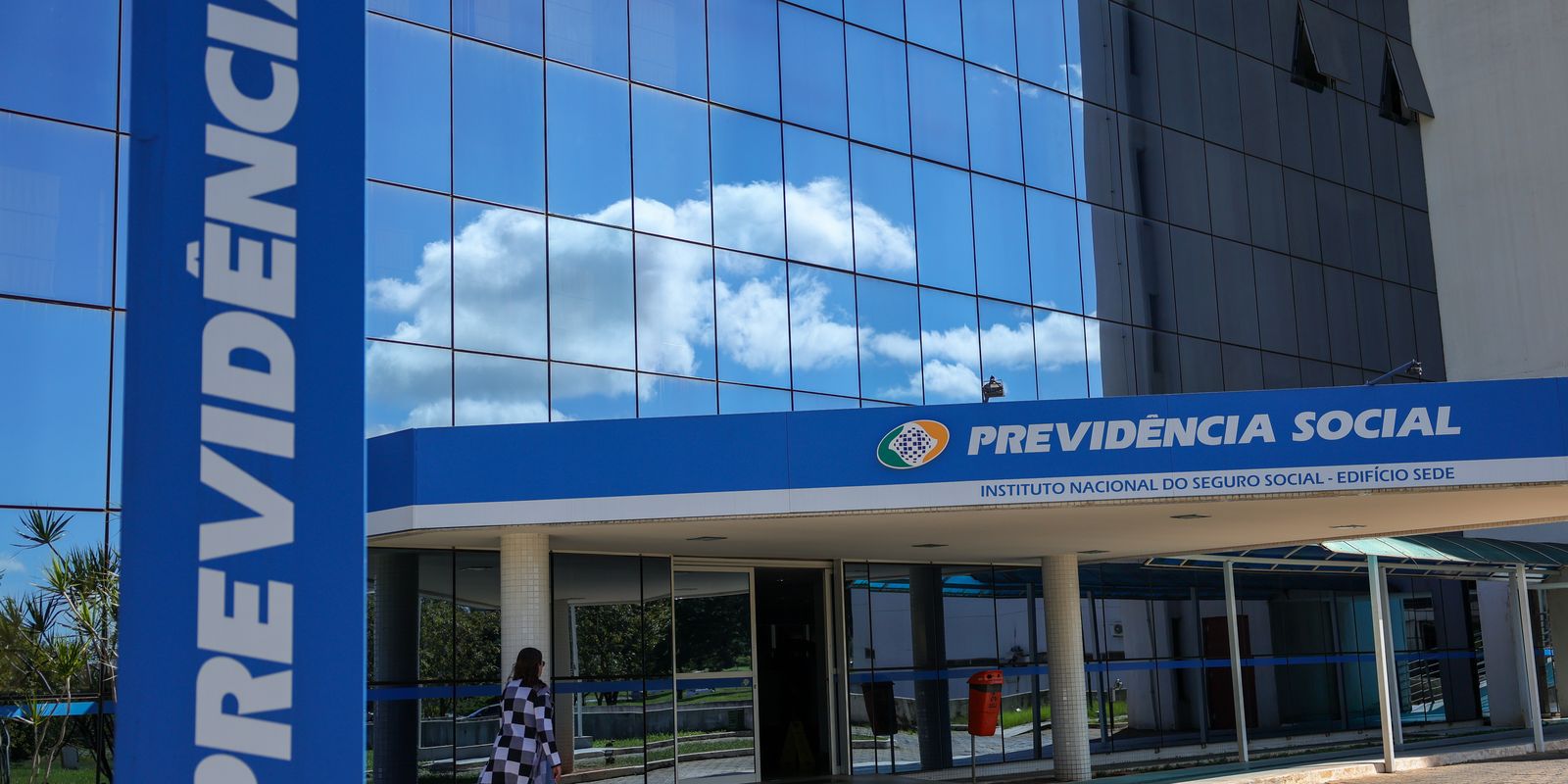 INSS suspends contract with Crefisa