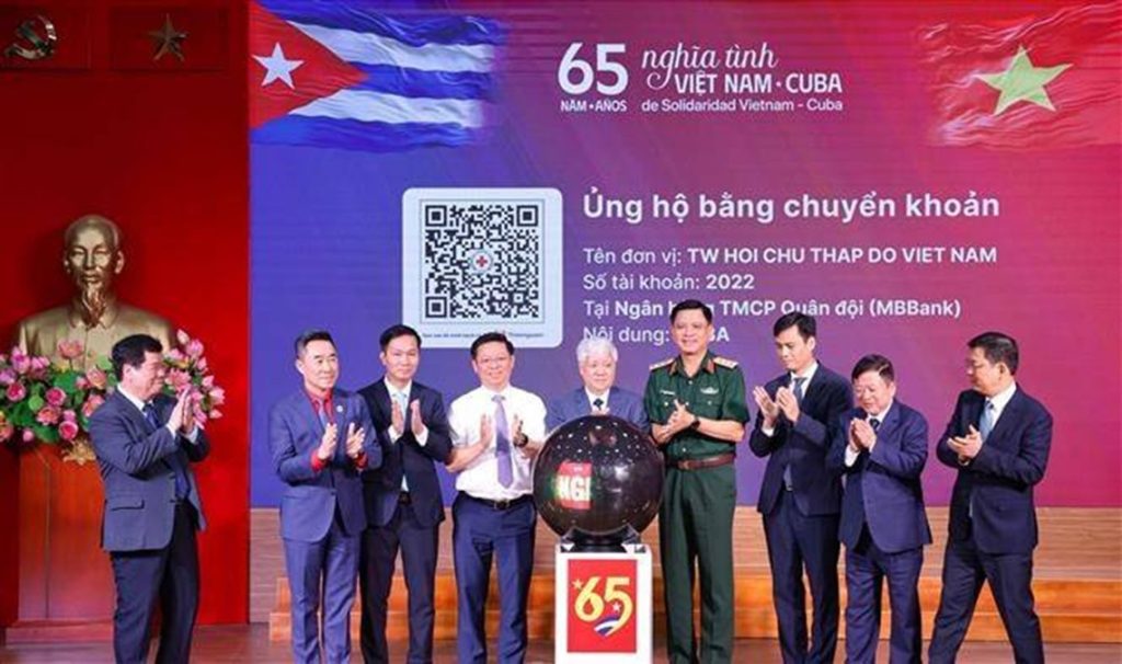 In just 30 hours they raise more than 2.4 million dollars for Cuba in Vietnam