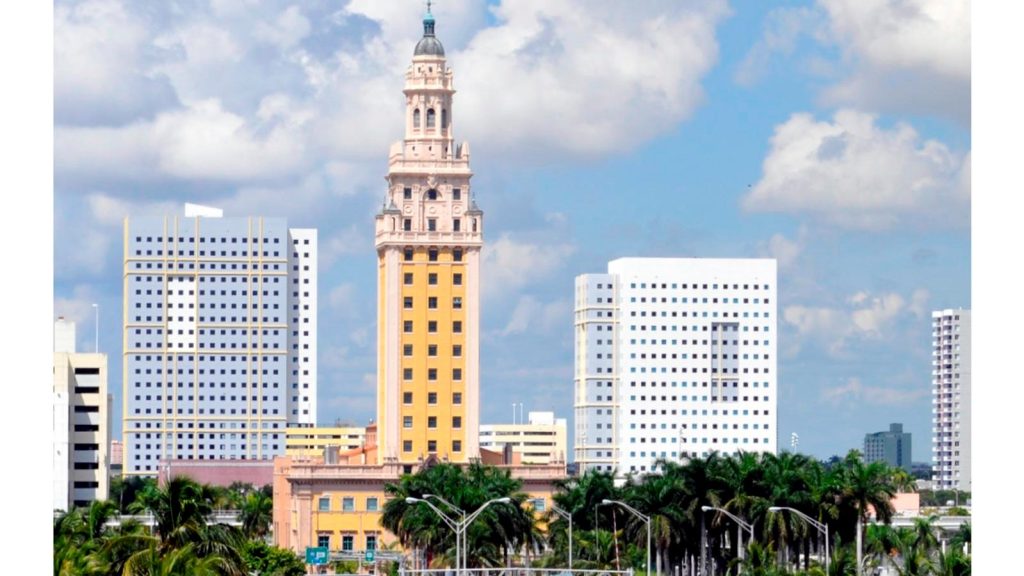 In the midst of migratory tensions reopen as the Museo La Libertad de Miami in tribute to Cuban exile