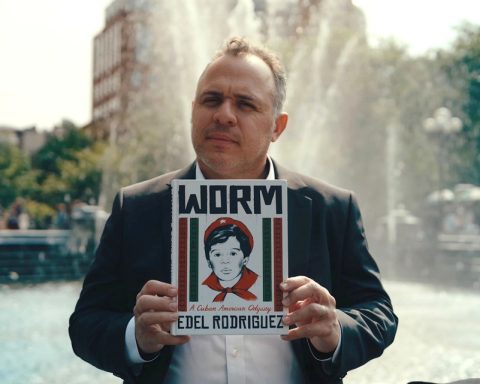 Intimate look at the art of the illustrator Edel Rodríguez