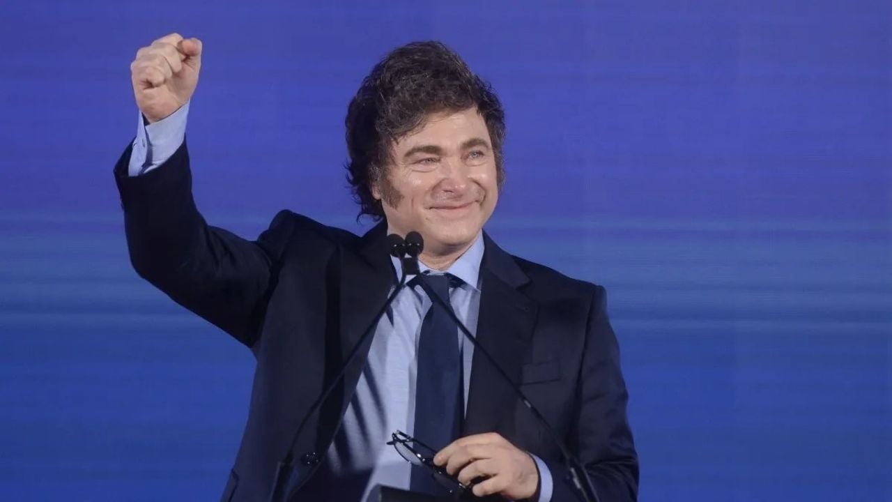 Javier Milei starts the week selling three key laws