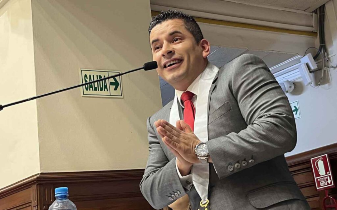 Lawyer Elio Riera is temporarily disabled by breaking "Veracity duties"