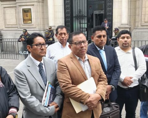 Live: informal miners give ultimatum to the government and threaten to break dialogue