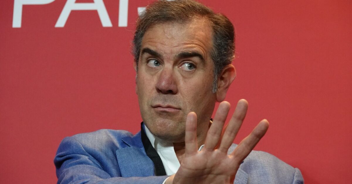 Lorenzo Córdova says that it was political revenge to include it in SEP books