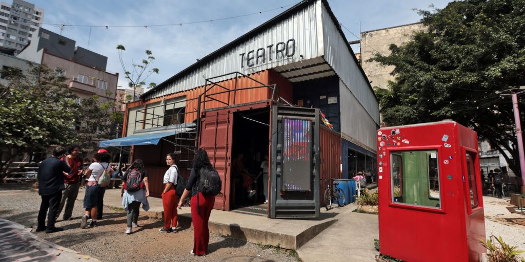 MP questions Nunes about order against artists of the container theater