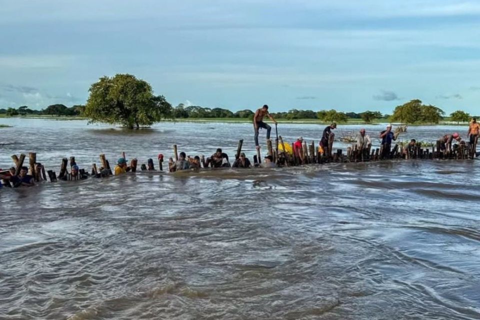 Machado calls solidarity with communities of Apure incommunicado after the rains