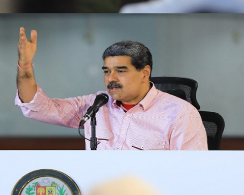 Maduro: 4,500,000 troops of the Bolivarian militia are activated