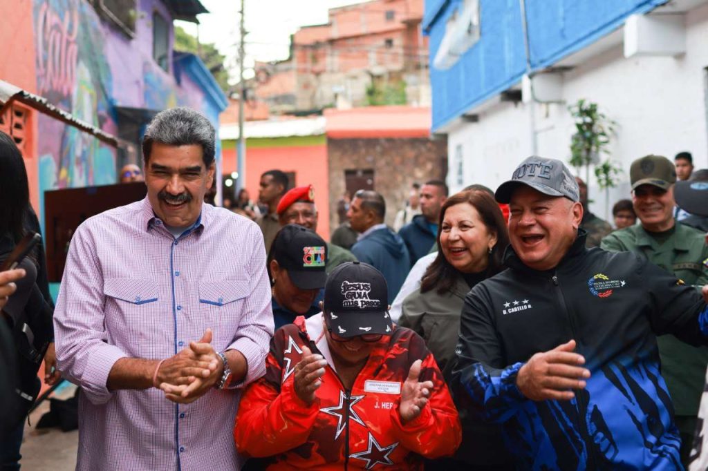 Maduro from the Guarataro activated peace quadrants in Caracas