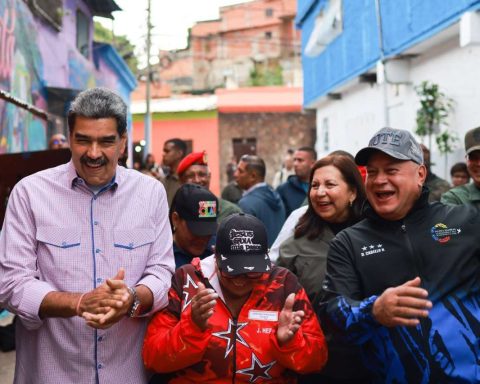 Maduro from the Guarataro activated peace quadrants in Caracas