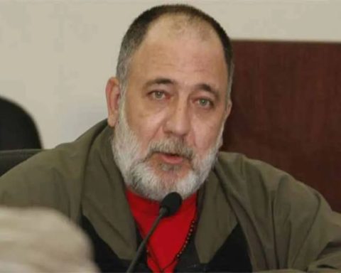 Mario Silva questions the silence of Russia and China against US military deployment in the Caribbean