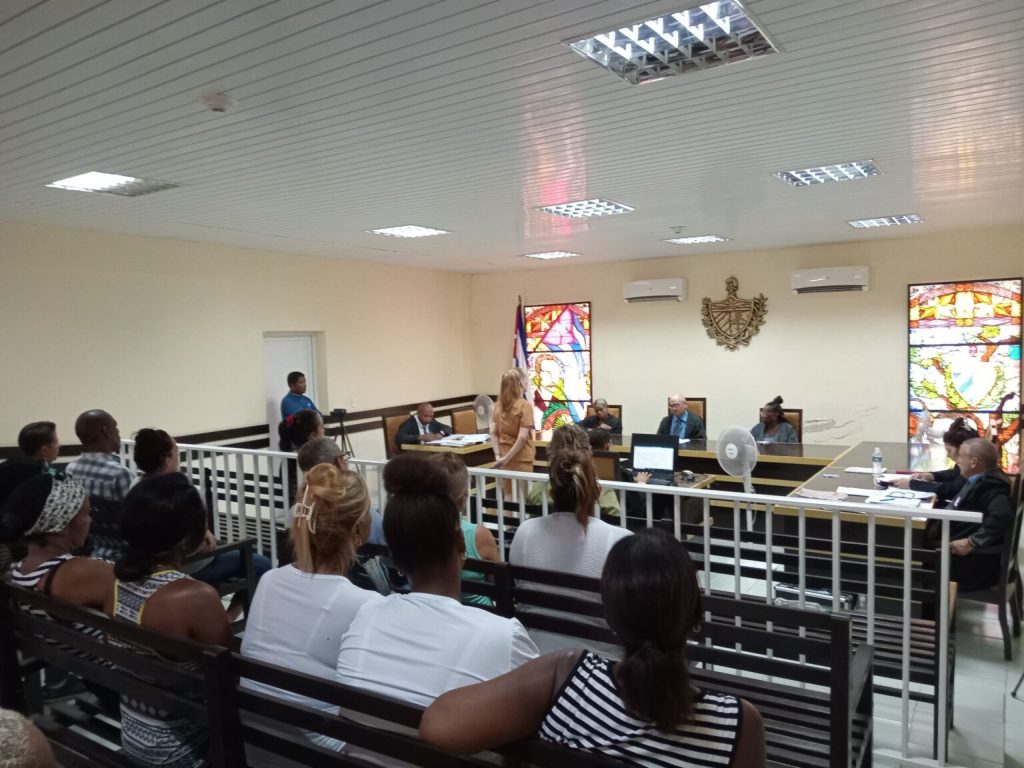 Miscovered more than half a million: the trial of two housing officials in Matanzas