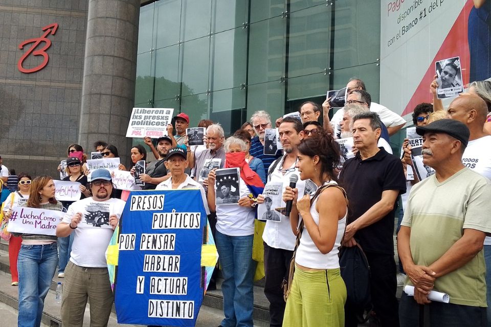 protesta activistas madres presos políticos