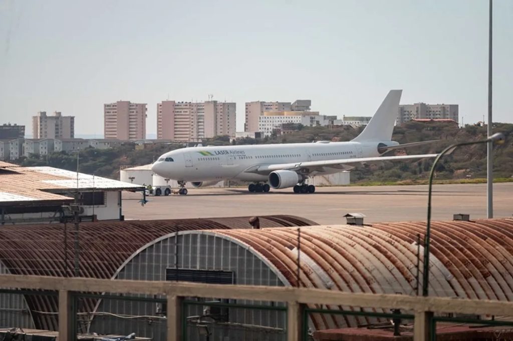 More than 200 Venezuelans return to their country from the US after scale in Honduras