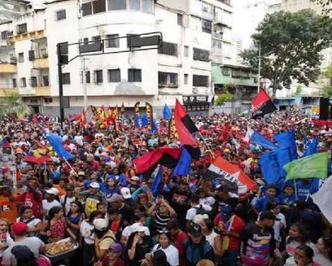 Nahum Fernández: Barrios de Caracas and throughout the country demand respect for sovereignty