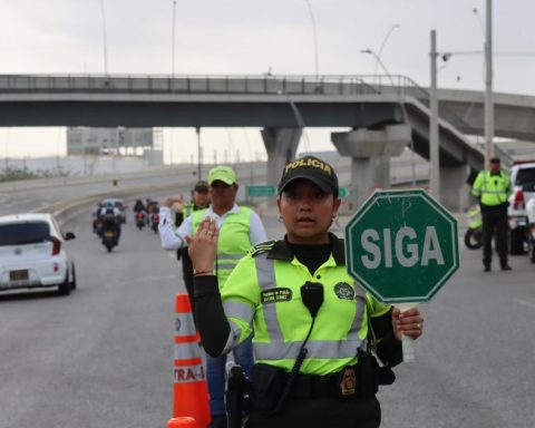 National Police reinforces road safety in Barranquilla during the festive bridge