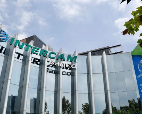 New opportunity for vector, intercam and ci bank; EU applaud sanctions