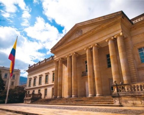 One year after Petro leaves the presidency, is there a clear favorite to happen?