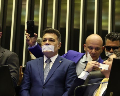 Opposition overnight in the plenary of Congress to prevent work