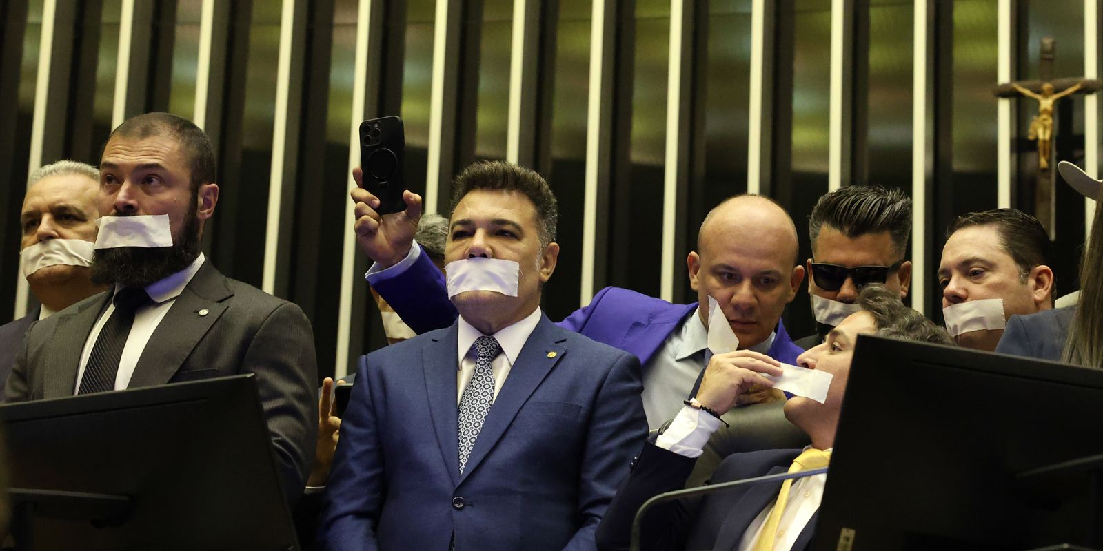 Opposition overnight in the plenary of Congress to prevent work