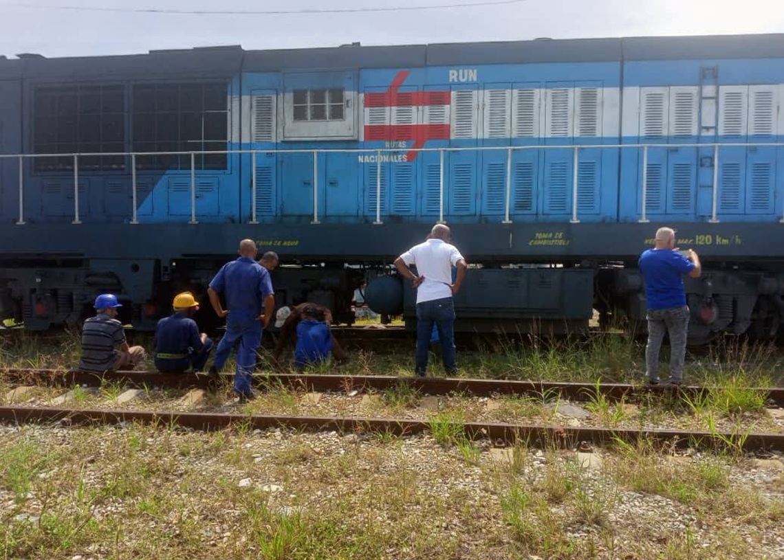 Passenger train suffers partial derailment in Havana