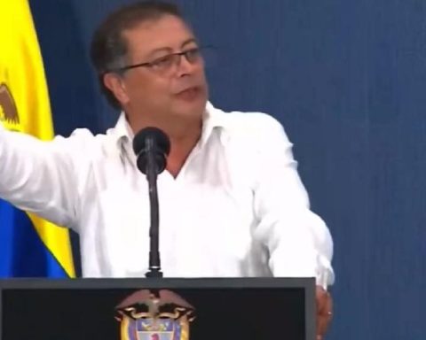 Petro rejects the US reward for Maduro: "I don't think the solution goes through money to kill political leaders"